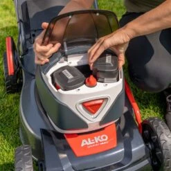 AL-KO 36V 42.2 Li Comfort Push Cordless Lawn Mower (with 2 X 4Ah Batteries & Fast Charger) -Garden Tool Store al ko comfort 42.2 li cordless lawnmower batteries 1