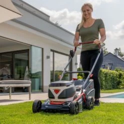 AL-KO 36V 42.2 Li Comfort Push Cordless Lawn Mower (with 2 X 4Ah Batteries & Fast Charger) -Garden Tool Store al ko comfort 42.2 li cordless lawnmower lifestyle 1