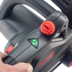 AL-KO CS 1825 18V Bosch Home & Garden Compatible Cordless Chainsaw (with 2.5Ah Battery & Charger) -Garden Tool Store al ko cs1825 chainsaw level indicator led close 1