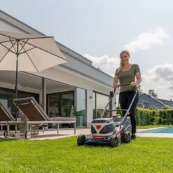 AL-KO 36V 42.2 Li Comfort Push Cordless Lawn Mower (with 1 X 4Ah Battery & Charger) -Garden Tool Store al ko energyflex 42.2 li lawmower lifestyle 2 1