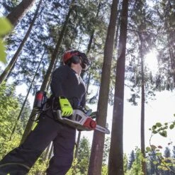 AL-KO 36V CS 4030 Comfort Cordless Chainsaw (Bare Tool) (Bundle Builder) 13 AL-KO 36V CS 4030 Comfort Cordless Chainsaw (Bare Tool) (Bundle Builder) -Garden Tool Store al ko energyflex cs4030 chainsaw lifestyle 4 1 1