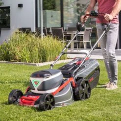 AL-KO 36V 512 Li VS-W Premium 4-in-1 Variable Speed Cordless Lawn Mower (with 1 X 5Ah Battery & Fast Charger) -Garden Tool Store al ko premium 512 li vs 1 lawnmower lifestyle 1 1