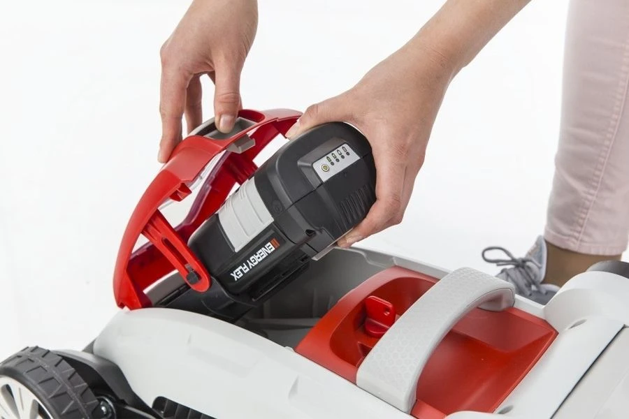 AL-KO 36V Moweo 3.29 Li Easy Push Cordless Lawn Mower (with 4Ah Battery & Charger) 8 AL-KO 36V Moweo 3.29 Li Easy Push Cordless Lawn Mower (with 4Ah Battery & Charger) - Image 6