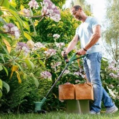 Bosch EasyGrassCut 18-230G 23cm 18V Cordless Grass Trimmer / Lawn Edger (with 2Ah Battery & Charger) -Garden Tool Store bosch boegc18 230g strimmer lifestyle 3