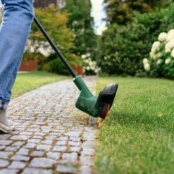 Bosch EasyGrassCut 18-230G 23cm 18V Cordless Grass Trimmer / Lawn Edger (with 2Ah Battery & Charger) -Garden Tool Store bosch boegc18 230g strimmer lifestyle 4