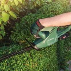 Bosch EasyHedgeCut 18-45 45cm 18V Cordless Hedge Trimmer (with 2.0Ah Battery & Charger) 12 Bosch EasyHedgeCut 18-45 45cm 18V Cordless Hedge Trimmer (with 2.0Ah Battery & Charger) -Garden Tool Store bosch easyhedgecut 18 45 lifestyle