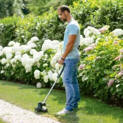 Bosch UniversalGrassCut 18-26G 26cm 18V Cordless Grass Trimmer / Lawn Edger (with 2.5Ah Battery & Charger) -Garden Tool Store bosch universal grass cut 18 26 grass trimmer 3