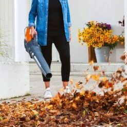 Oleo-Mac BVi 60 40V Cordless Leaf Blower (with 2.0Ah Battery & Charger) (Bundle Builder) -Garden Tool Store bvi60 lifestyle 1 1