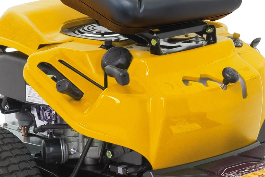 Cub Cadet LR1 MS76 Force Series 30"/76cm Side Discharge Transmatic Ride-On Mower 4 Cub Cadet LR1 MS76 Force Series 30"/76cm Side Discharge Transmatic Ride-On Mower - Image 2