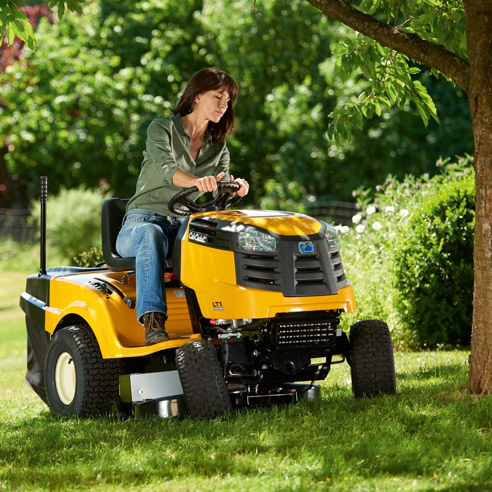 Cub Cadet LT1 NR92 Force Series 92cm/36" Direct Collect Transmatic Lawn Tractor 4 Cub Cadet LT1 NR92 Force Series 92cm/36" Direct Collect Transmatic Lawn Tractor - Image 2