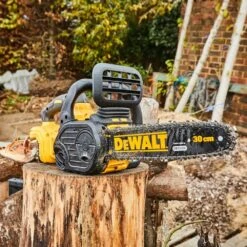 DeWalt DCM565P1-GB 18V XR 30cm Cordless Chainsaw (with 5Ah Battery & Charger) 21 DeWalt DCM565P1-GB 18V XR 30cm Cordless Chainsaw (with 5Ah Battery & Charger) -Garden Tool Store dewalt dcm565 chainsaw lifestyle 5
