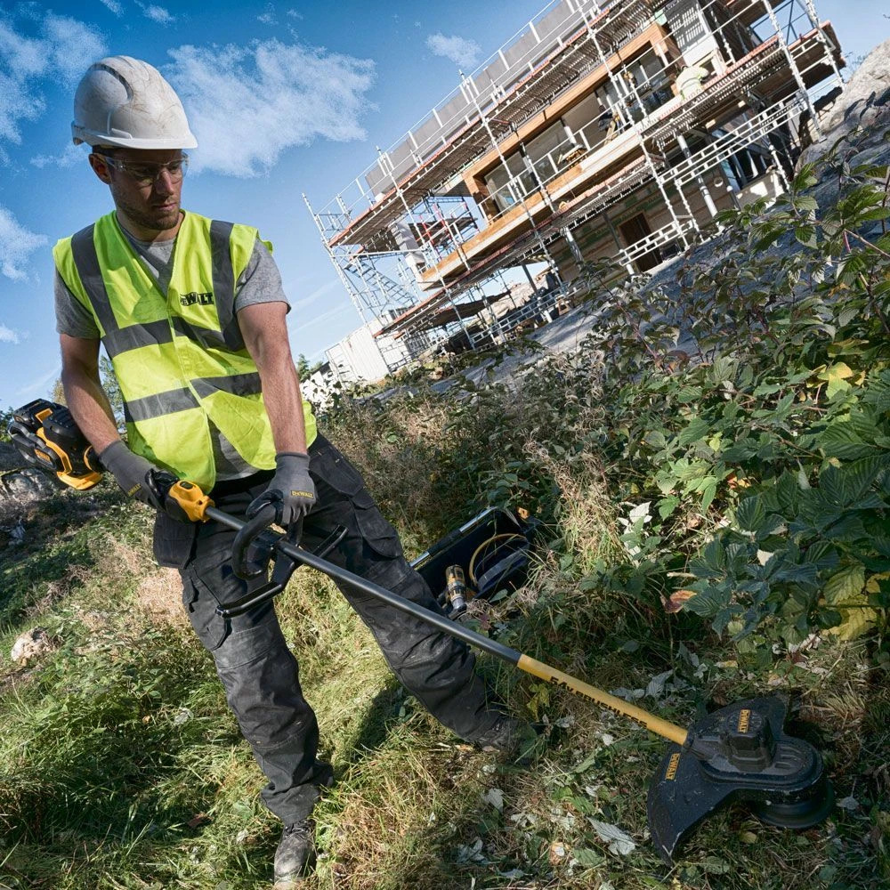 DeWalt DCM571N-XJ 54V XR FLEXVOLT Cordless String Trimmer / Brush Cutter (Tool Only) 9 DeWalt DCM571N-XJ 54V XR FLEXVOLT Cordless String Trimmer / Brush Cutter (Tool Only) - Image 7