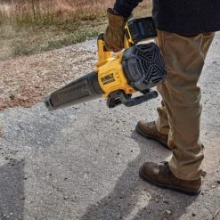 DeWalt DCMBL562P1-GB 18V XR Cordless Axial Blower (with 5Ah Battery & Charger) -Garden Tool Store dewalt dcmbl562p1 gb blower lifestyle 2