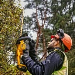 DeWalt DCMHT563N-XJ 18V XR Cordless Hedge Trimmer (Tool Only) -Garden Tool Store dewalt dcmht563 hedge trimmer lifestyle 2 1