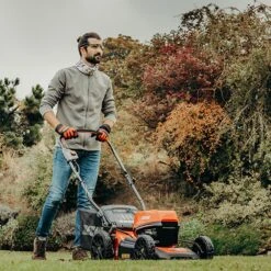 Echo DLM-310/46P Garden+ 40V Cordless Push Lawn Mower (Bare Tool) -Garden Tool Store echo dlm 310 46p lawnmower lifestyle 1