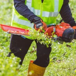 Echo HCS-2810ES Petrol Hedge Trimmer -Garden Tool Store echo hcs 2810es hedge trimmer lifestyle