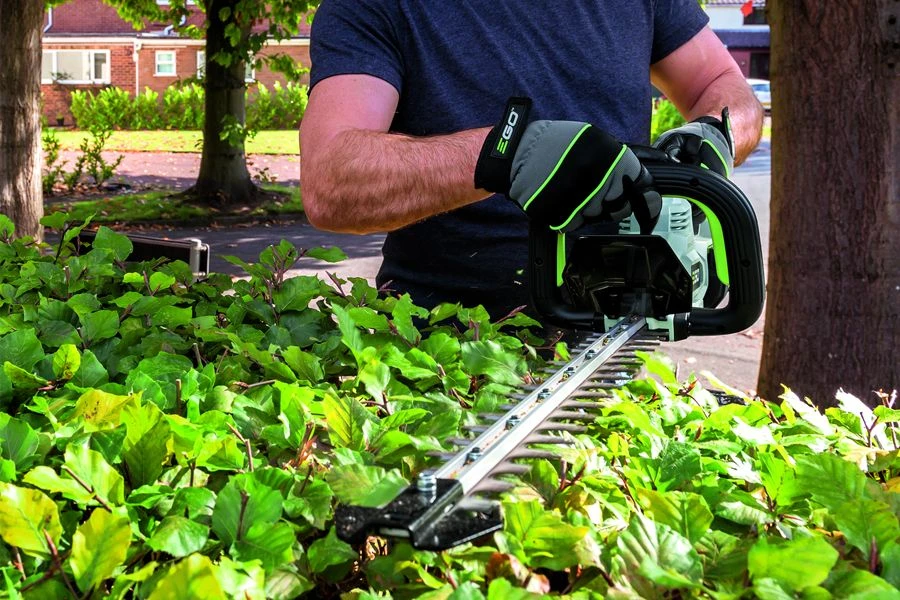 EGO Power+ HT2411E 60cm 56V Cordless Hedge Trimmer (with 2.5Ah Battery & Charger) (Bundle Builder) 10 EGO Power+ HT2411E 60cm 56V Cordless Hedge Trimmer (with 2.5Ah Battery & Charger) (Bundle Builder) - Image 8