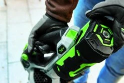 EGO Power+ LB5804E 56V Cordless Leaf Blower (with 5Ah Battery & Fast Charger) (Bundle Builder) -Garden Tool Store ego lb5800e lifestyle battery 2 1