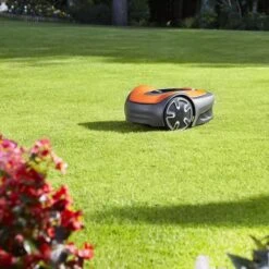 Flymo EasiLife Go 500 Robotic Lawn Mower 17 Flymo EasiLife Go 500 Robotic Lawn Mower -Garden Tool Store felgo250 lifestyle 1