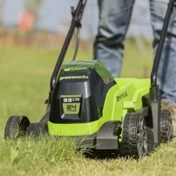 GreenWorks GD24LM33K4 33cm 24V Push Cordless Lawn Mower (with 4Ah Battery & 2A Charger) 15 GreenWorks GD24LM33K4 33cm 24V Push Cordless Lawn Mower (with 4Ah Battery & 2A Charger) -Garden Tool Store greenworks gd24lm33 lifestyle 2