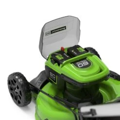 GreenWorks Pro GD60LM46SPK4 4-in-1 60V Variable Speed Cordless Lawn Mower (with 4Ah Battery & Charger) 16 GreenWorks Pro GD60LM46SPK4 4-in-1 60V Variable Speed Cordless Lawn Mower (with 4Ah Battery & Charger) -Garden Tool Store greenworks gd60lm46sp feature battery compartment 1 1