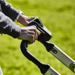 GreenWorks Pro GD60LM51SP 4-in-1 60V Variable Speed Self-Propelled Cordless Lawn Mower (Bare Tool) -Garden Tool Store greenworks gd60lm51sp lawnmower lifestyle 8 2