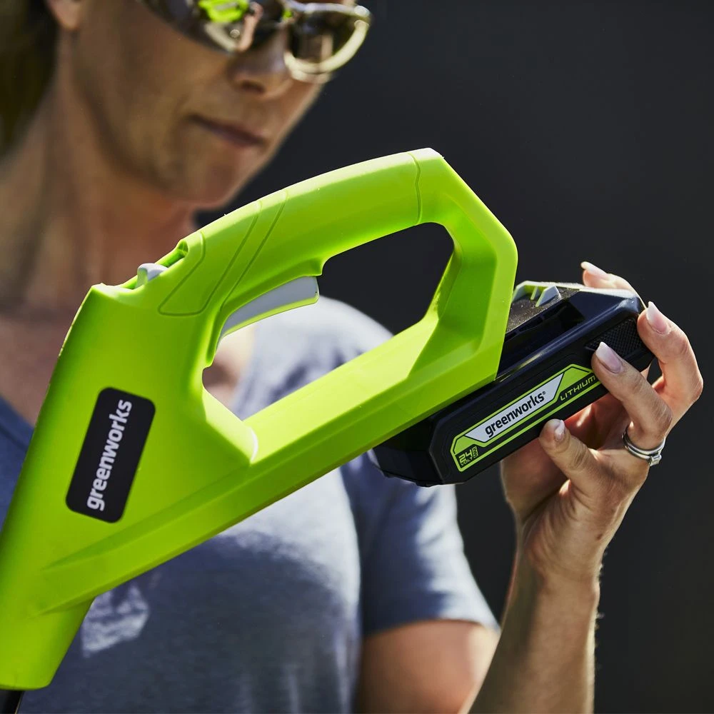 GreenWorks G24LT25K2 25cm 24V Cordless Grass Trimmer (with 2Ah Battery & 0.5A Economy Charger) (Bundle Builder) 6 GreenWorks G24LT25K2 25cm 24V Cordless Grass Trimmer (with 2Ah Battery & 0.5A Economy Charger) (Bundle Builder) - Image 4
