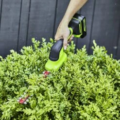 GreenWorks G24SHT 2-in-1 24V Cordless Grass Shrub Shear (with 2.0Ah Battery & 0.5Ah Micro Charger) -Garden Tool Store gwg24sht 6