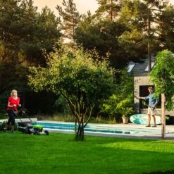 GreenWorks GD24X2LM46SP 4-in-1 46cm 48V Self-Propelled Cordless Lawn Mower (Bare Tool) -Garden Tool Store gwgd24x2lm46sp lifestyle 1 1