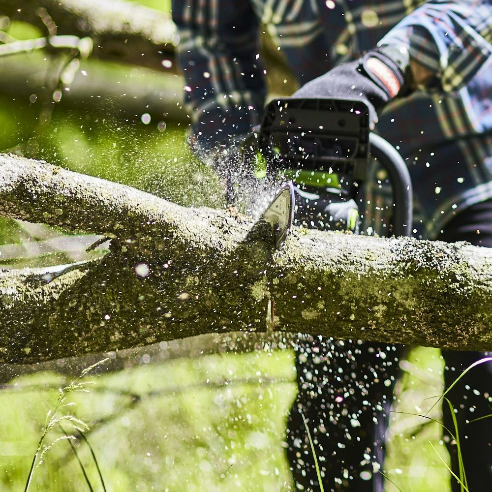 GreenWorks Pro GD60CS40 60V Cordless Chainsaw (Bare Tool) 9 GreenWorks Pro GD60CS40 60V Cordless Chainsaw (Bare Tool) - Image 7