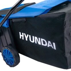 Hyundai HYSW2000E 2000W 40cm/16" Electric Artificial Grass Sweeper / Brush -Garden Tool Store hyundai hysw2000e grass sweeper collector