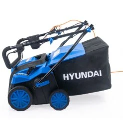 Hyundai HYSW2000E 2000W 40cm/16" Electric Artificial Grass Sweeper / Brush -Garden Tool Store hyundai hysw2000e grass sweeper folded