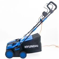 Hyundai HYSW2000E 2000W 40cm/16" Electric Artificial Grass Sweeper / Brush -Garden Tool Store hyundai hysw2000e grass sweeper side
