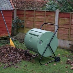 Mantis Back Porch ComposTumbler Compost Bin -Garden Tool Store mantis back porch compostumbler lifestyle leaves