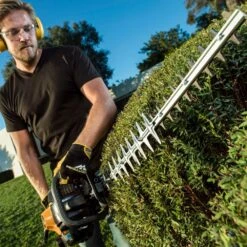 McCulloch HT 5622 Petrol Hedge Trimmer -Garden Tool Store mcculloch ht5622 hedge trimmer lifestyle