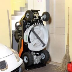 Oleo-Mac Mistral 72/13 H Hydrostatic Rear Collect Ride-On Mower -Garden Tool Store mistral upright