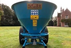 SCH GAM3 270 Litre Mounted Broadcast Fertiliser Spreader -Garden Tool Store sch gam270 spreader 2