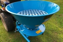SCH GAM3 270 Litre Mounted Broadcast Fertiliser Spreader -Garden Tool Store sch gam270 spreader 8