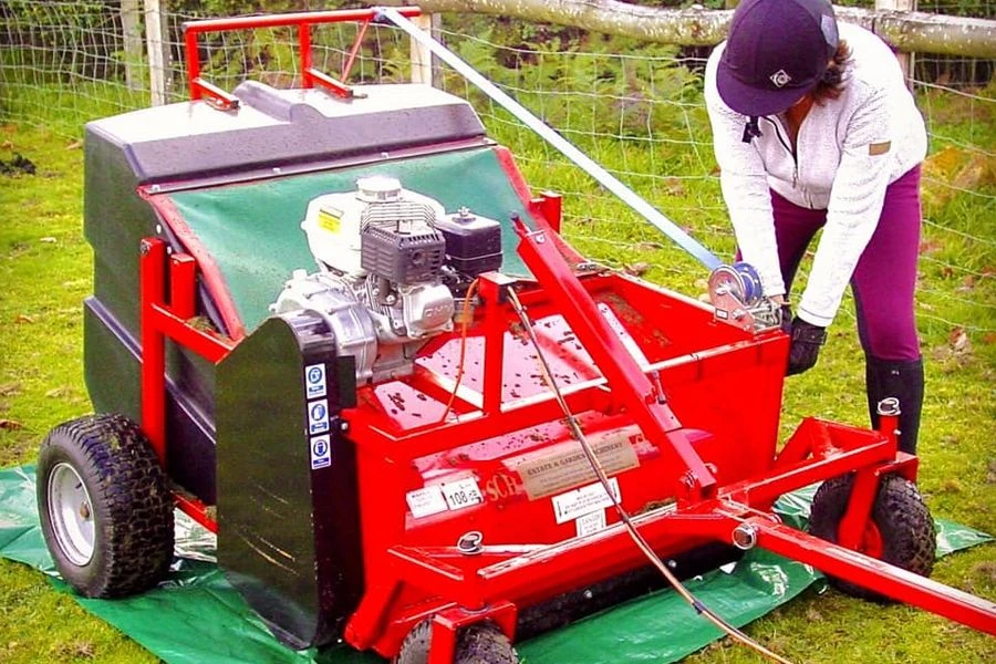 SCH Equestrian Powered Brush / Poo Picker 8 SCH Equestrian Powered Brush / Poo Picker - Image 6