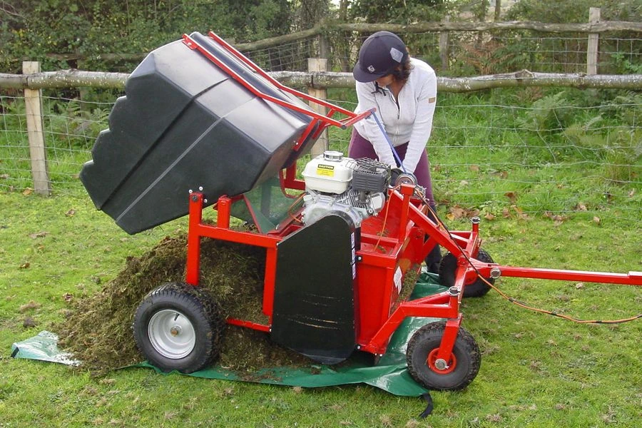 SCH Equestrian Powered Brush / Poo Picker 4 SCH Equestrian Powered Brush / Poo Picker - Image 2