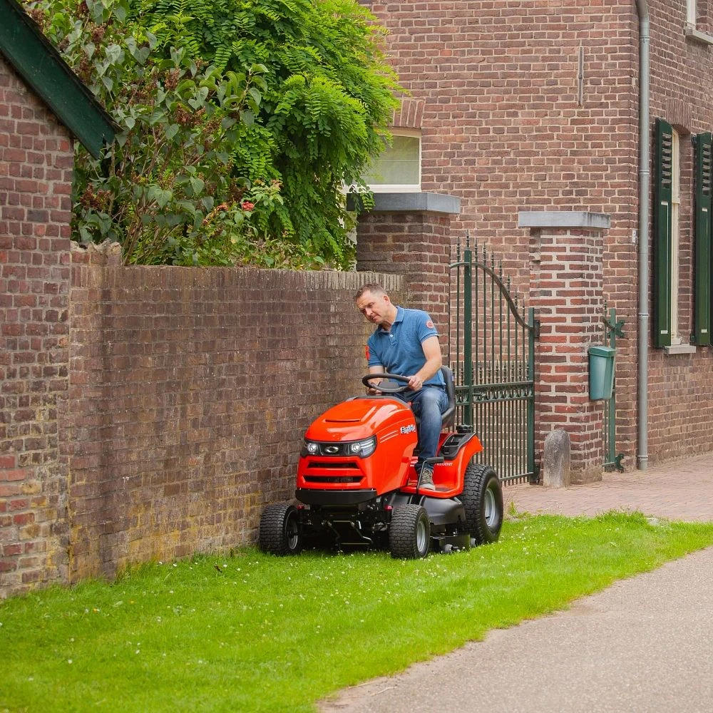 Simplicity Regent SLT175 107cm/42" Hydrostatic Mulching Rear Discharge Lawn Tractor 11 Simplicity Regent SLT175 107cm/42" Hydrostatic Mulching Rear Discharge Lawn Tractor - Image 9