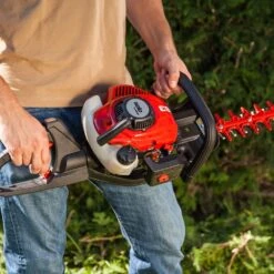 Solo By AL-KO Comfort 163-55 Petrol Hedge Trimmer -Garden Tool Store solo by al ko 163 55 hedge trimmer lifestyle