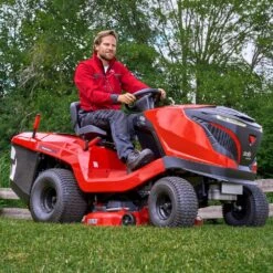 Solo By AL-KO T 15-95 HD-A Premium Hydrostatic Rear Collect Lawn Tractor -Garden Tool Store solo by al ko t18 95 hd v2 lawn tractor lifestyle 2 1