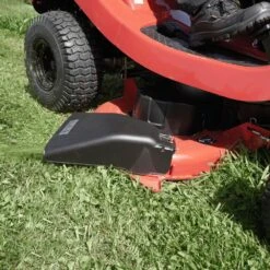 Solo By AL-KO T 15-93 HDS-A Comfort 93cm/36" Hydrostatic Side Discharge / Mulching Lawn Tractor -Garden Tool Store solo by al ko t22 111.3 hds a v2 lawn tractor lifestyle side deflector 2