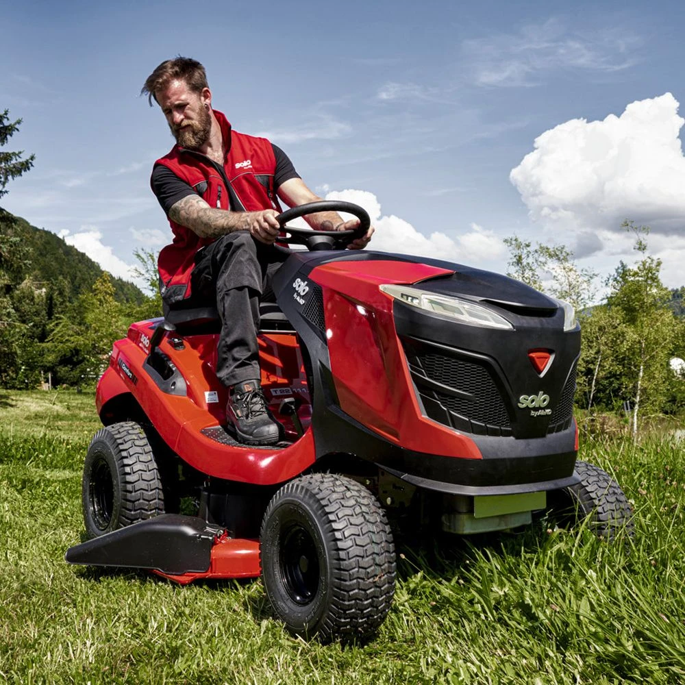 Solo By AL-KO T 18-111 HDS-A V2 Comfort 111cm/43.5" Hydrostatic Side Discharge / Mulching Lawn Tractor 9 Solo By AL-KO T 18-111 HDS-A V2 Comfort 111cm/43.5" Hydrostatic Side Discharge / Mulching Lawn Tractor - Image 7