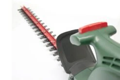 Webb WEEHT500 Electric Hedge Trimmer -Garden Tool Store webb eht500 hedge trimmer blade and guard